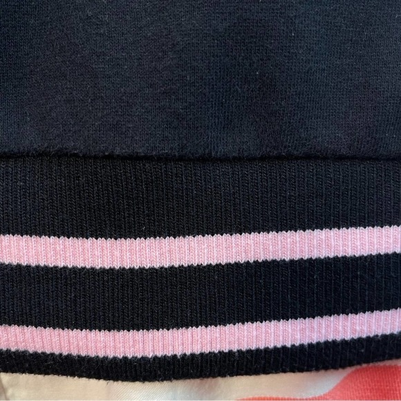 90s Throwback from FILA! Black Logo Sweatshirt in Pastel Lettering ~ Size L - Picture 3 of 4